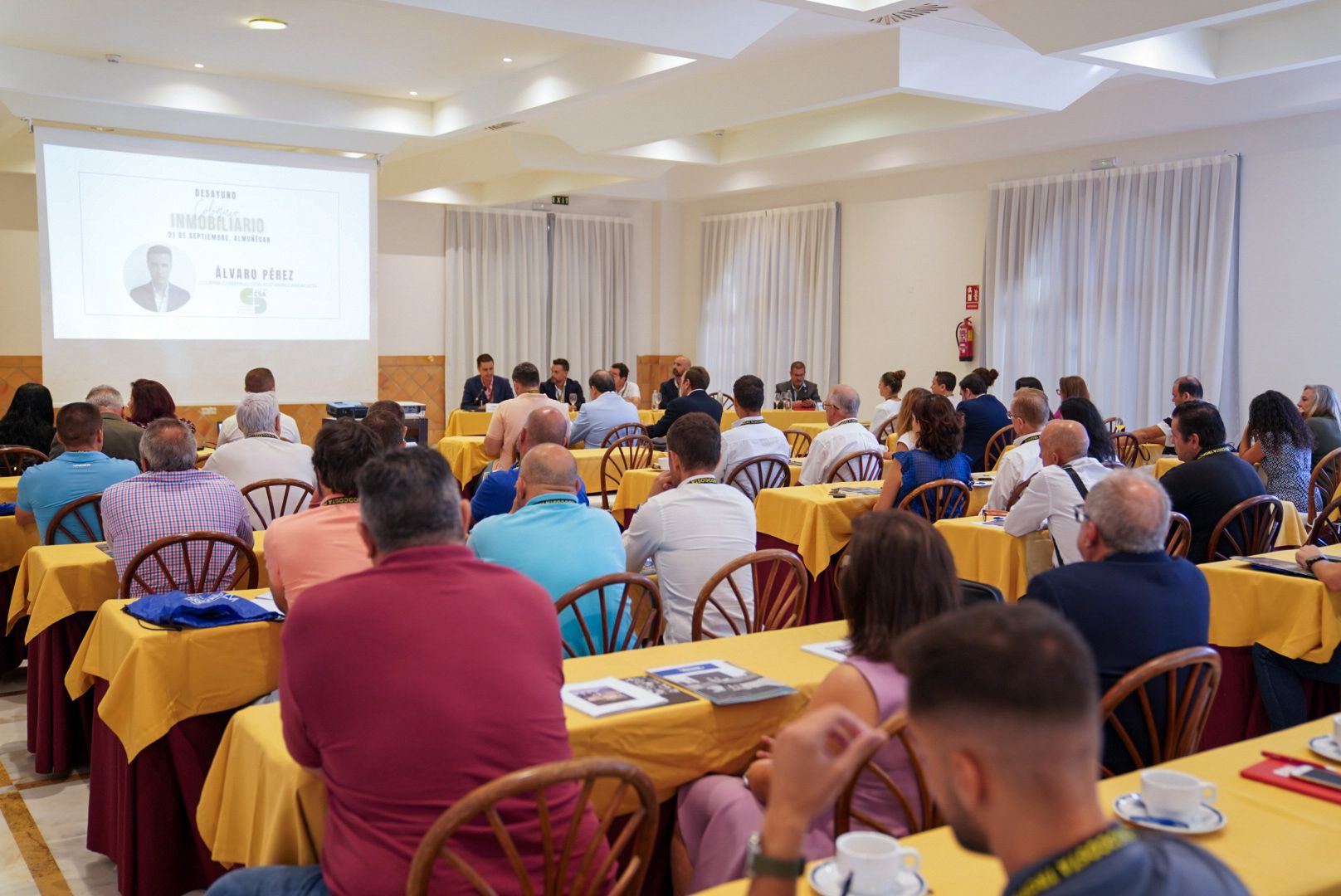 Más de 120 representantes del tejido empresarial participa en el I Coloquio Inmobiliario de la Costa Tropical celebrado en Almuñécar 